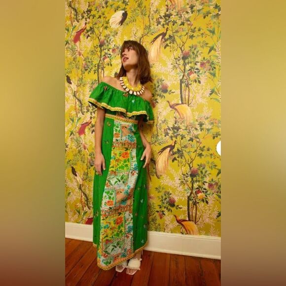 Anna Cate Spencer Maxi Butterfly Green Off-Shoulder Dress Sz S NWT - Picture 3 of 13